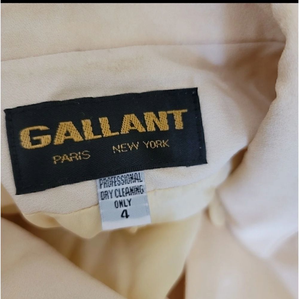 Gallant American Made button up creamy vintage top - Picture 3 of 7